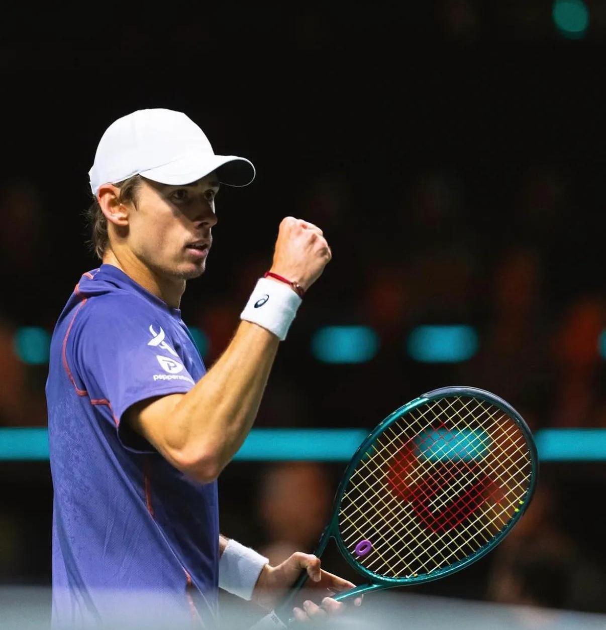 ATP总决赛绝杀年终总决赛，阿尔卡拉斯点燃赛场的简单介绍