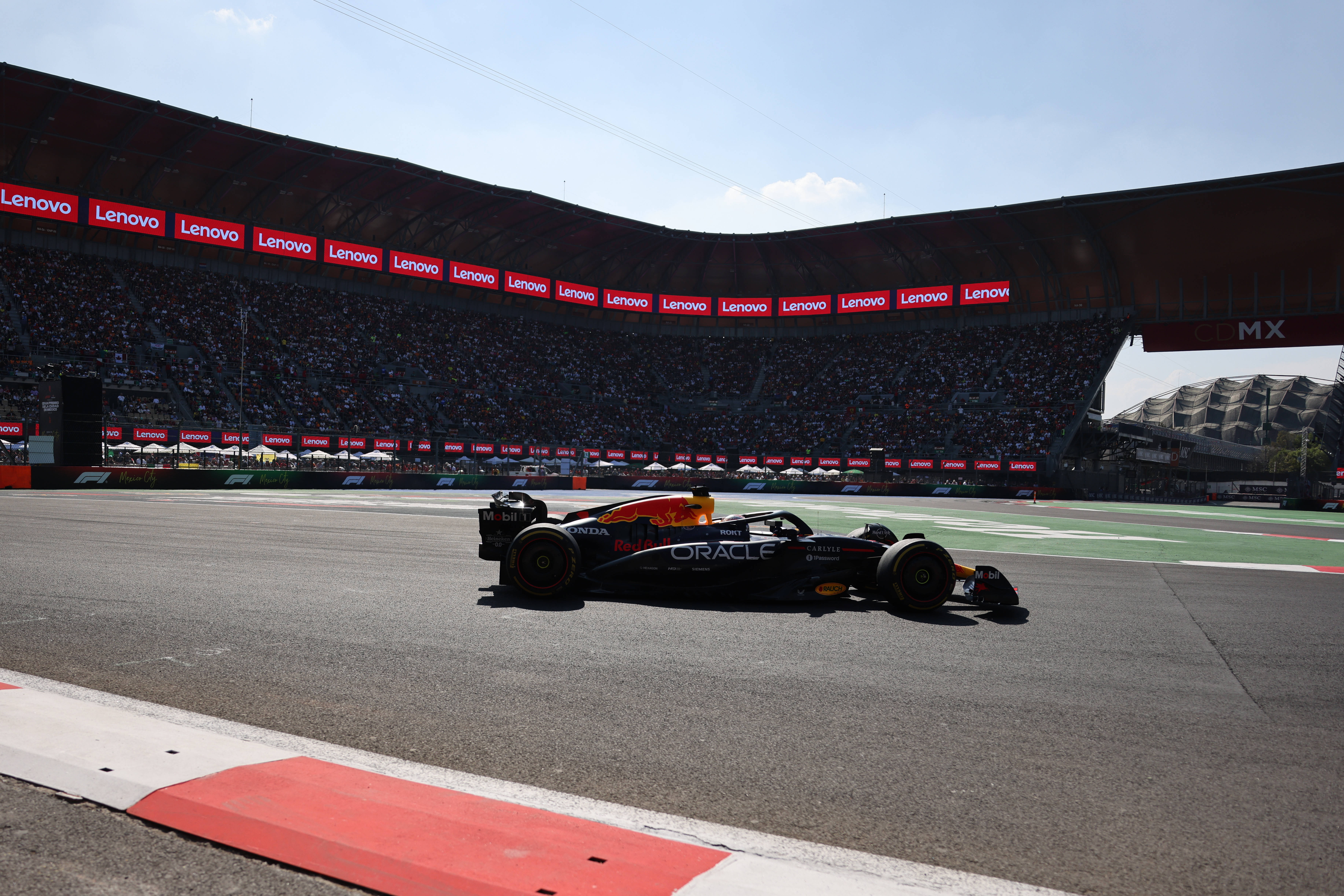 包含索伯车队绝杀威廉姆斯，诺里斯点燃赛场的词条