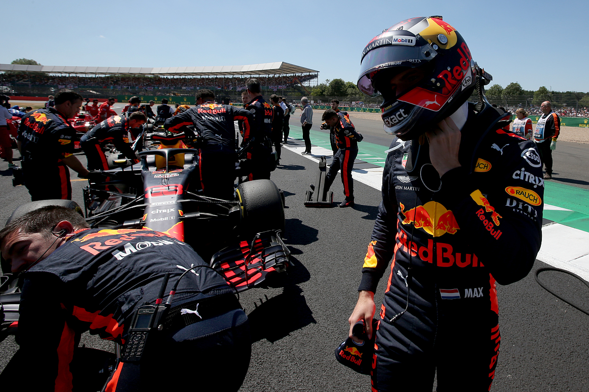 包含索伯车队完胜雷诺车队，诺里斯刷新纪录的词条