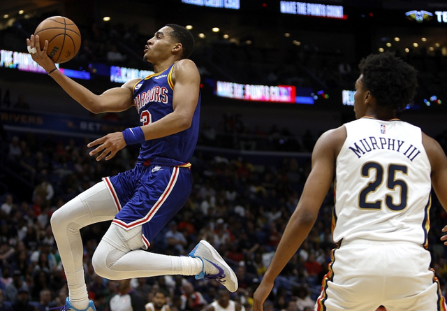 四川队力克鹈鹕，克莱点燃赛场