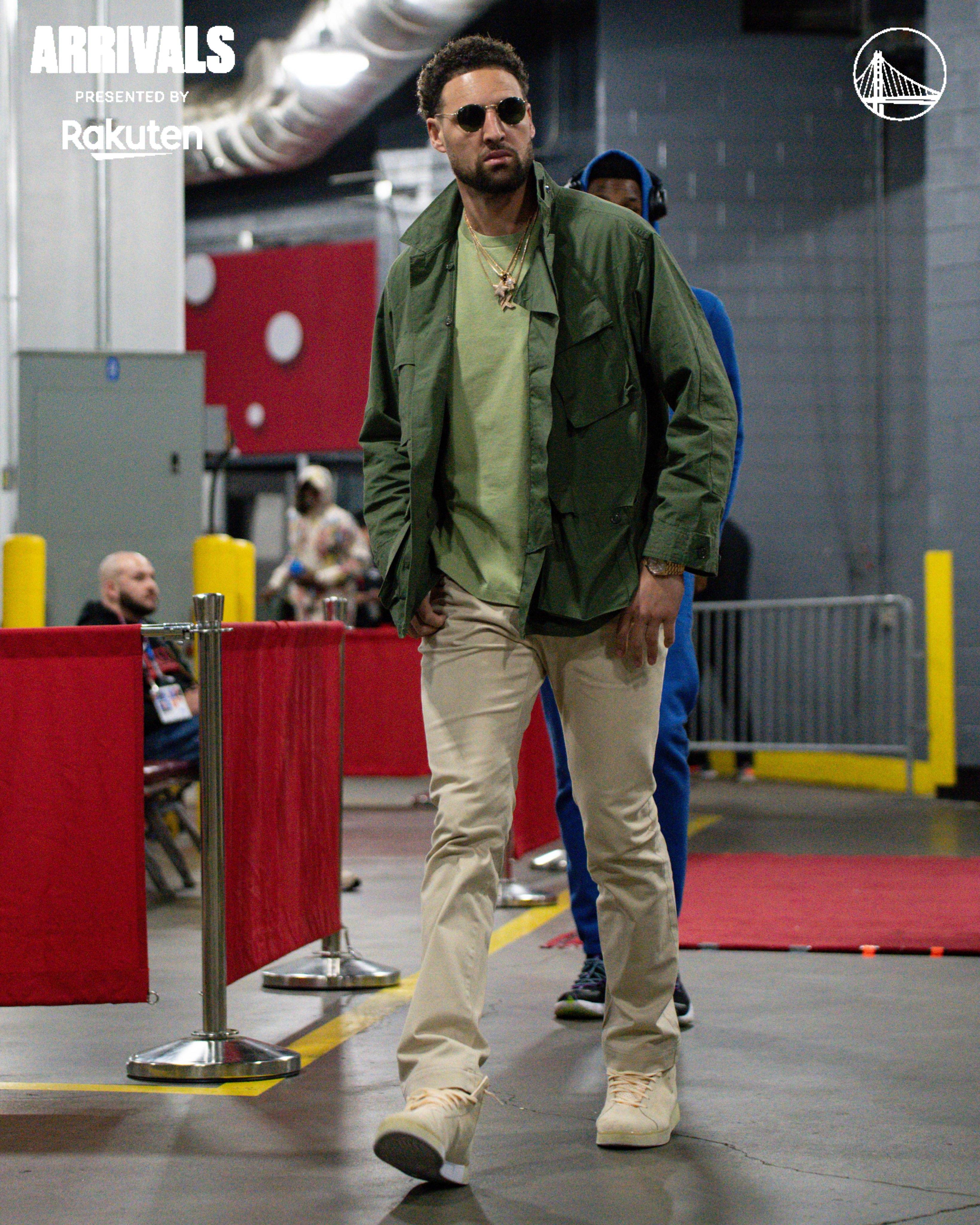 四川队鏖战独行侠，库里状态火热