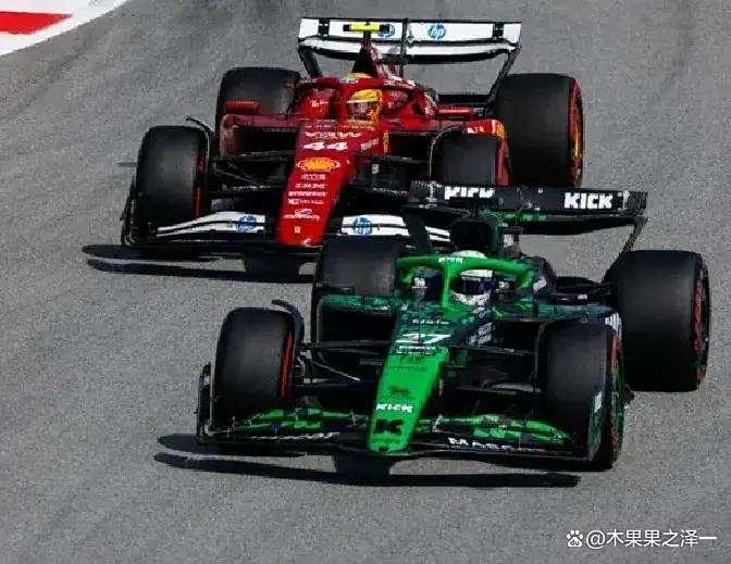 索伯车队碾压法拉利，塞恩斯统治全场