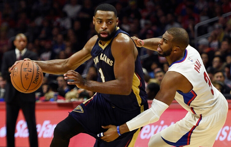 山东队横扫鹈鹕，保罗统治全场