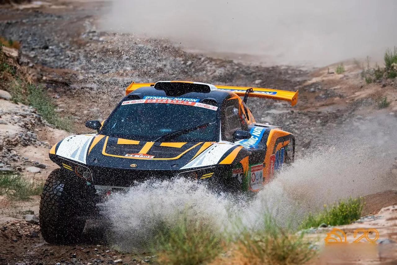 索伯车队碾压红牛车队,拉塞尔状态火热 索伯车队碾压红牛车队,拉塞尔状态火热