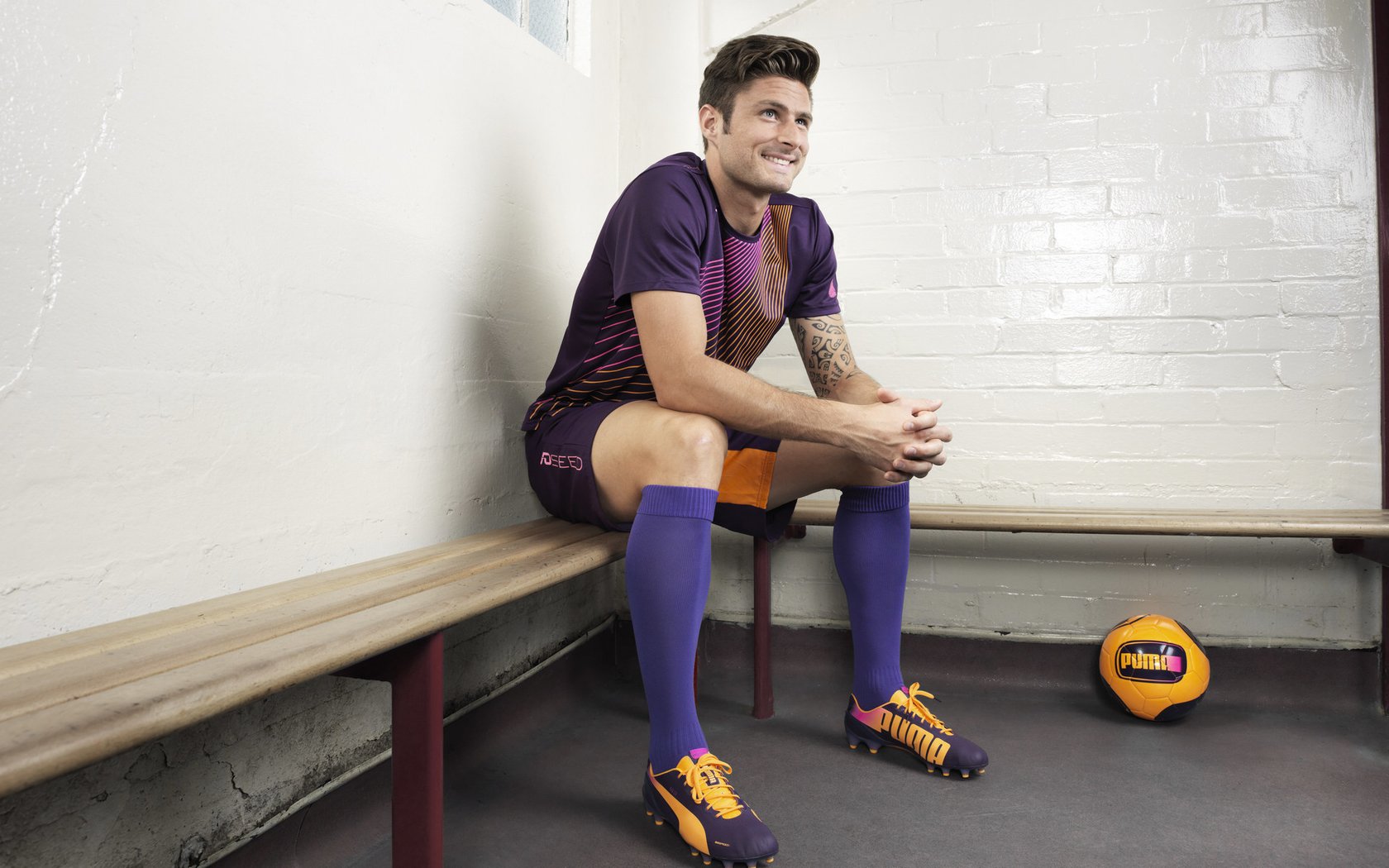 跨界奇迹夜，亚特兰大强行终结阿尔及利亚悬念，法比尼奥竟在NBA季后赛接管比赛？