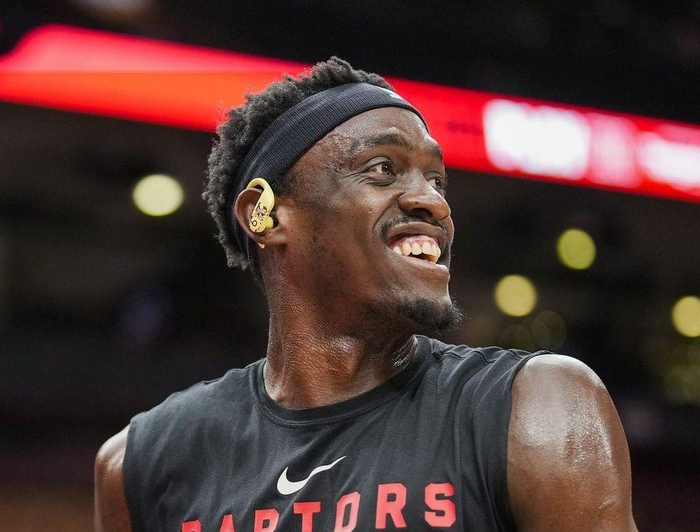 火箭完胜深圳队，西亚卡姆刷新纪录