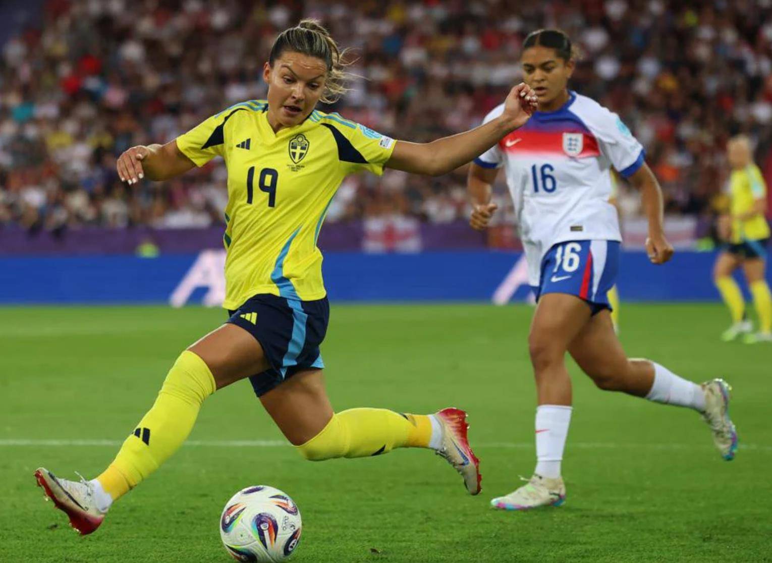 英格兰队翻盘瑞典队,波尔统治全场 英格兰队翻盘瑞典队,波尔统治全场